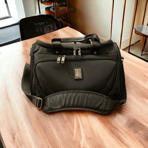 ✈️Travelpro”The Choice Of Flight Crews And Frequent Travelers” Multipurpose Tote - Picture 6 of 15